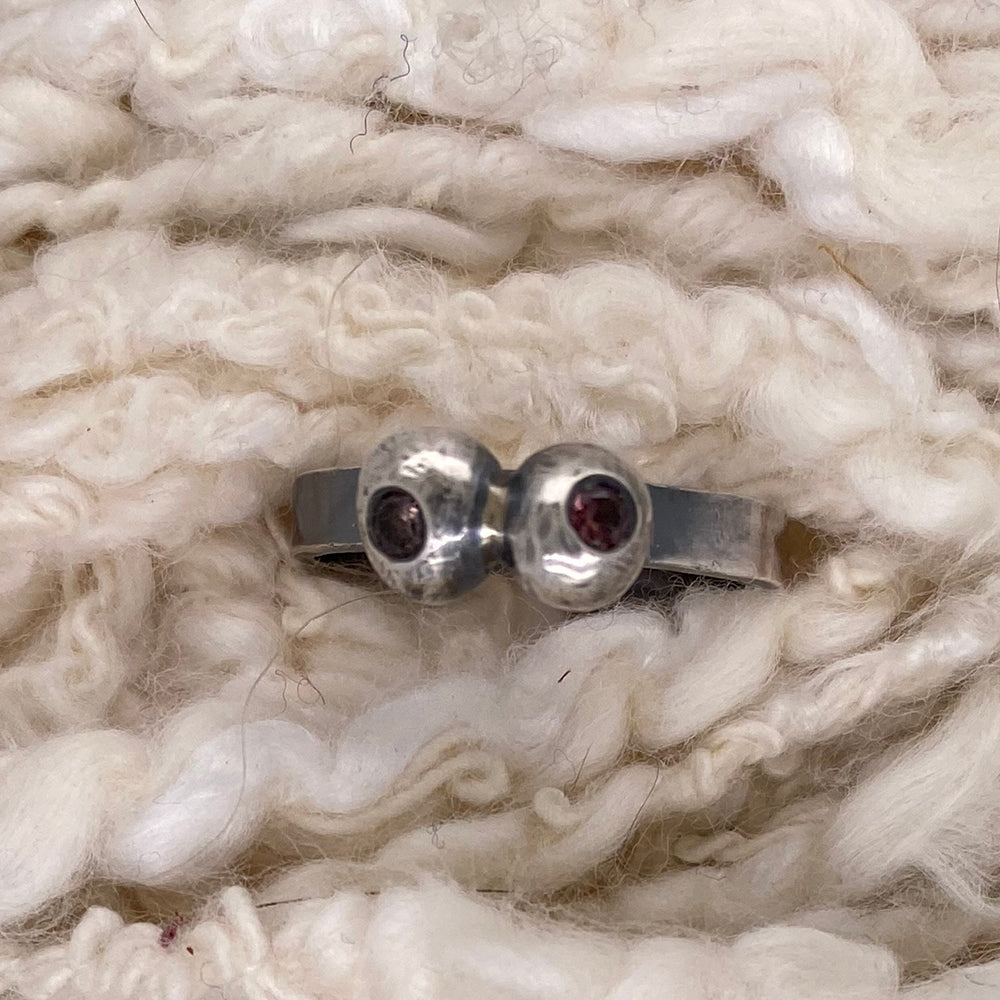 Pebbles with Sapphires Ring - size 7