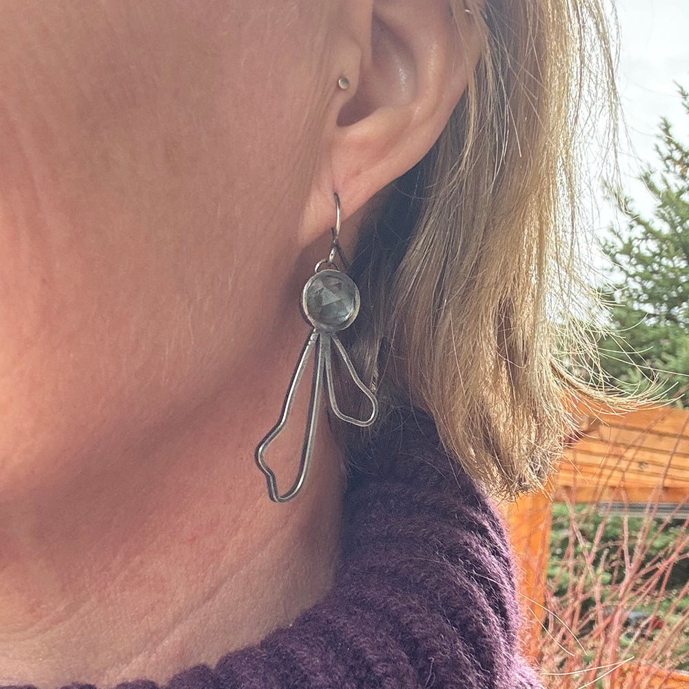 Alpine Lilies with Praisiolite